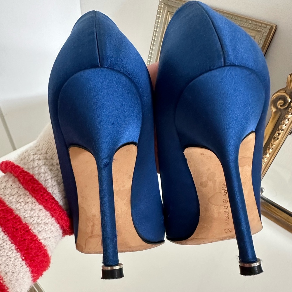 Authentic Manolo Blahnik size 38